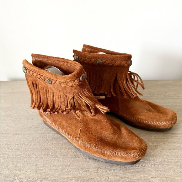 Minnetonka Fringe Ankle Moccasin in Brown Suede - Size 6.5 - Picture 5 of 8